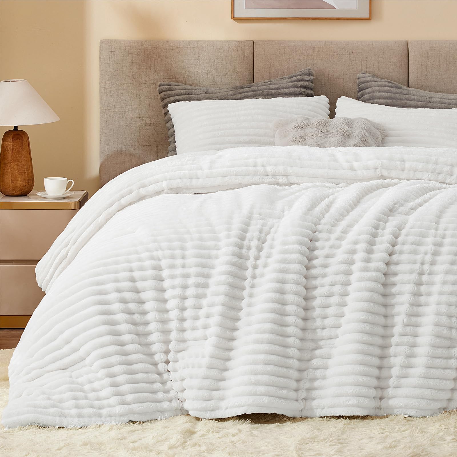 BEDELITE Fleece Full Comforter Set -Super Soft & Warm Fluffy Coral Bedding, Luxury Fuzzy Heavy Bed Set for Winter with 2 Pillow Cases