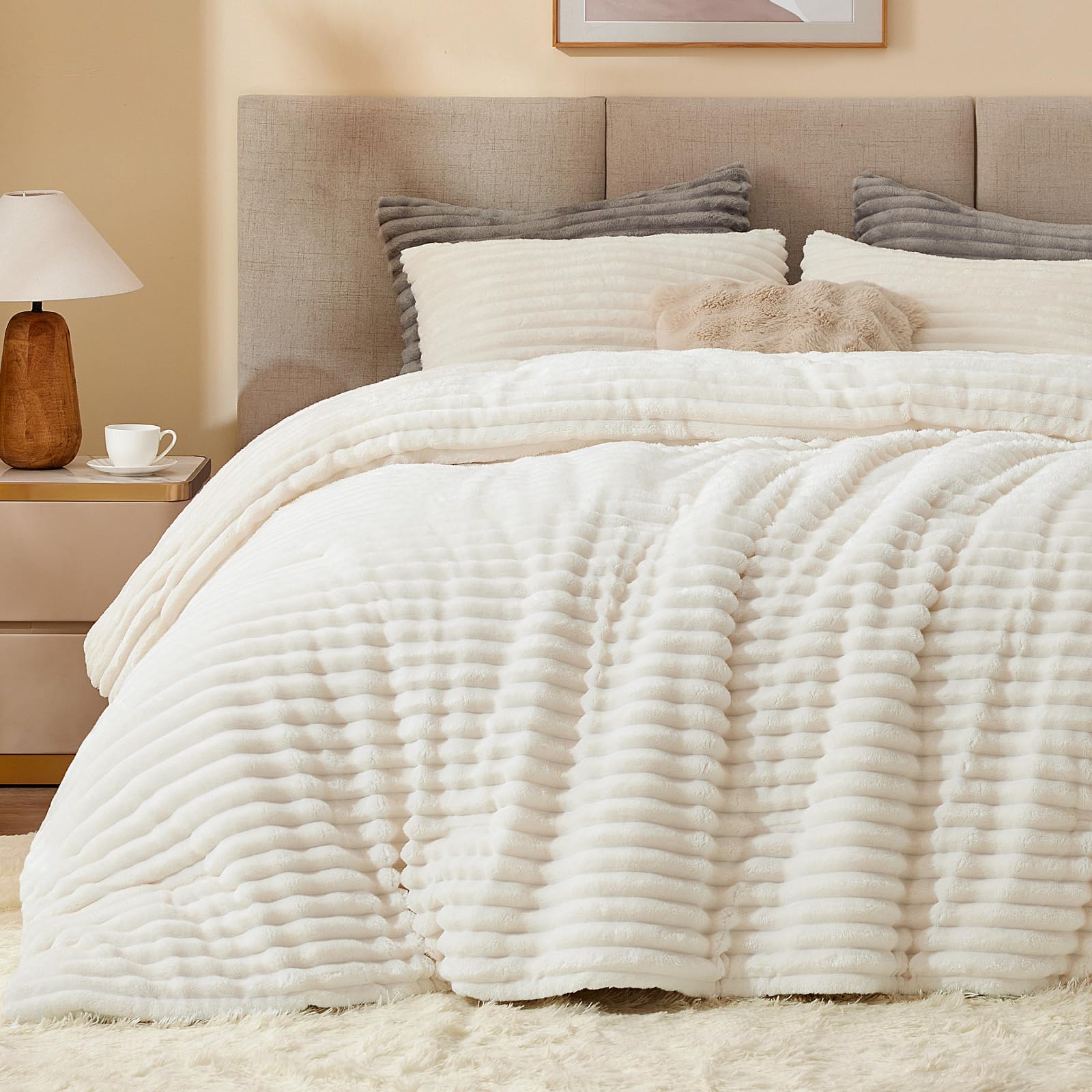 BEDELITE Fleece Full Comforter Set -Super Soft & Warm Fluffy Coral Bedding, Luxury Fuzzy Heavy Bed Set for Winter with 2 Pillow Cases