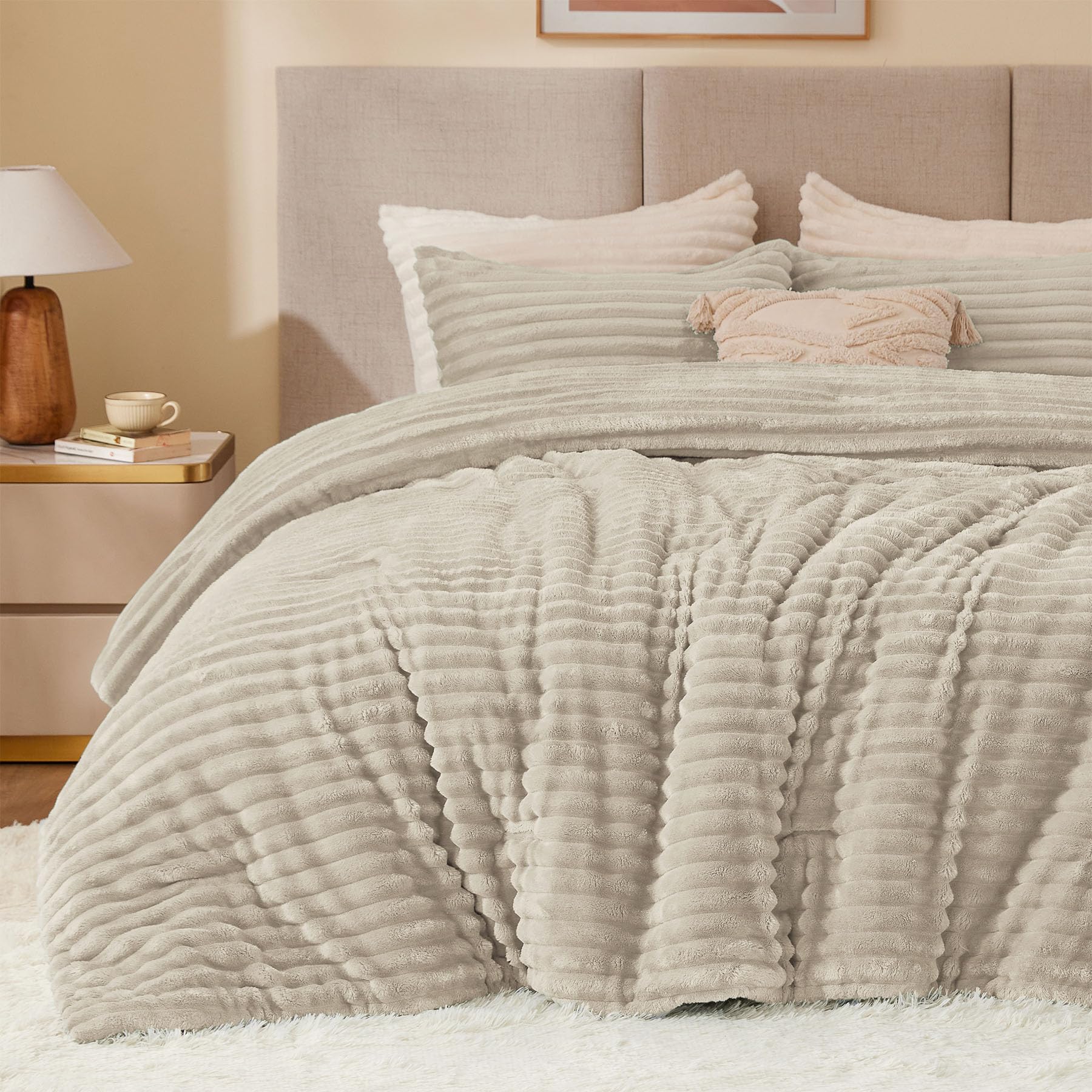 BEDELITE Fleece Full Comforter Set -Super Soft & Warm Fluffy Coral Bedding, Luxury Fuzzy Heavy Bed Set for Winter with 2 Pillow Cases