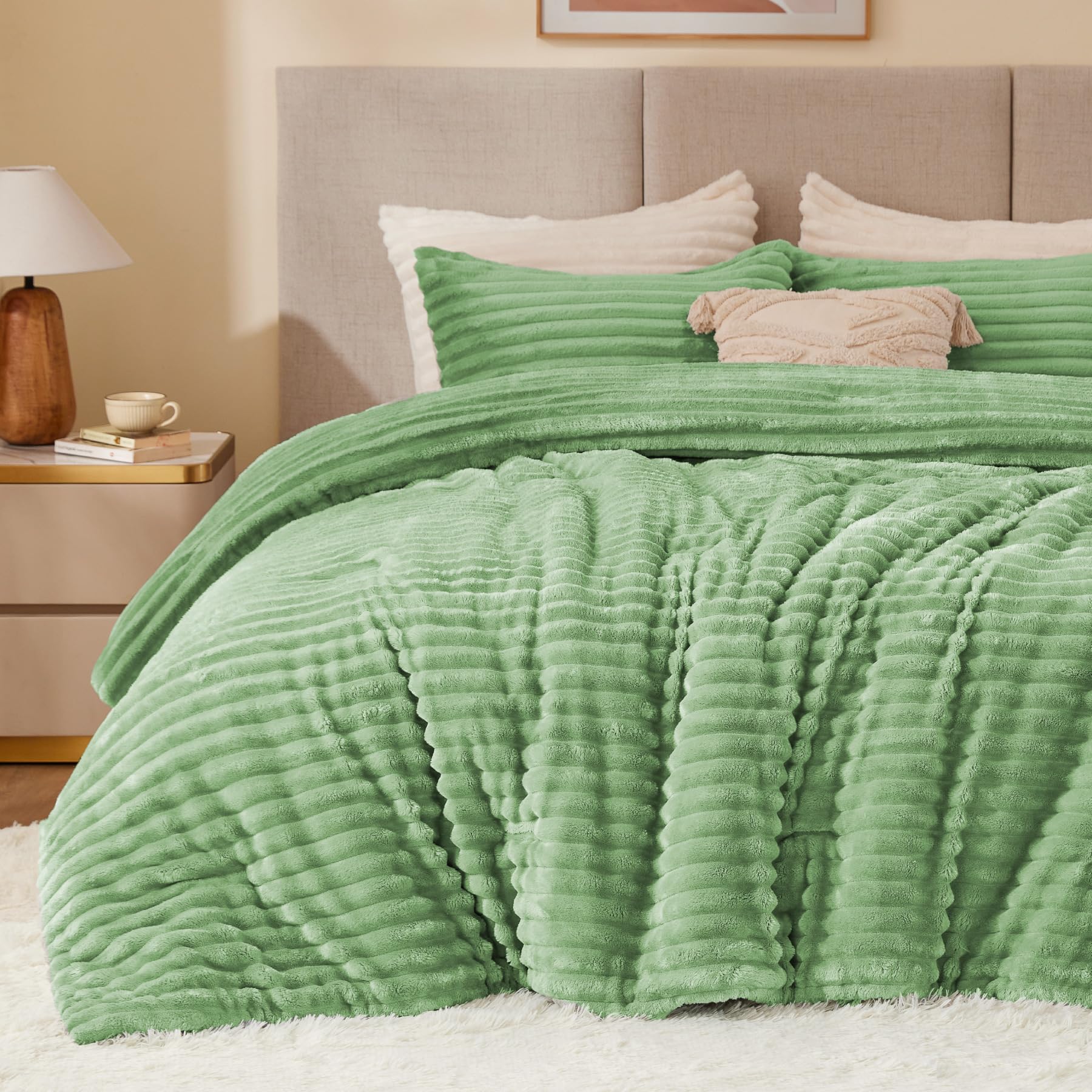 BEDELITE Fleece Twin Comforter Set -Super Soft & Warm Fluffy Coral Bedding, Luxury Fuzzy Heavy Bed Set for Winter with 1 Pillow case