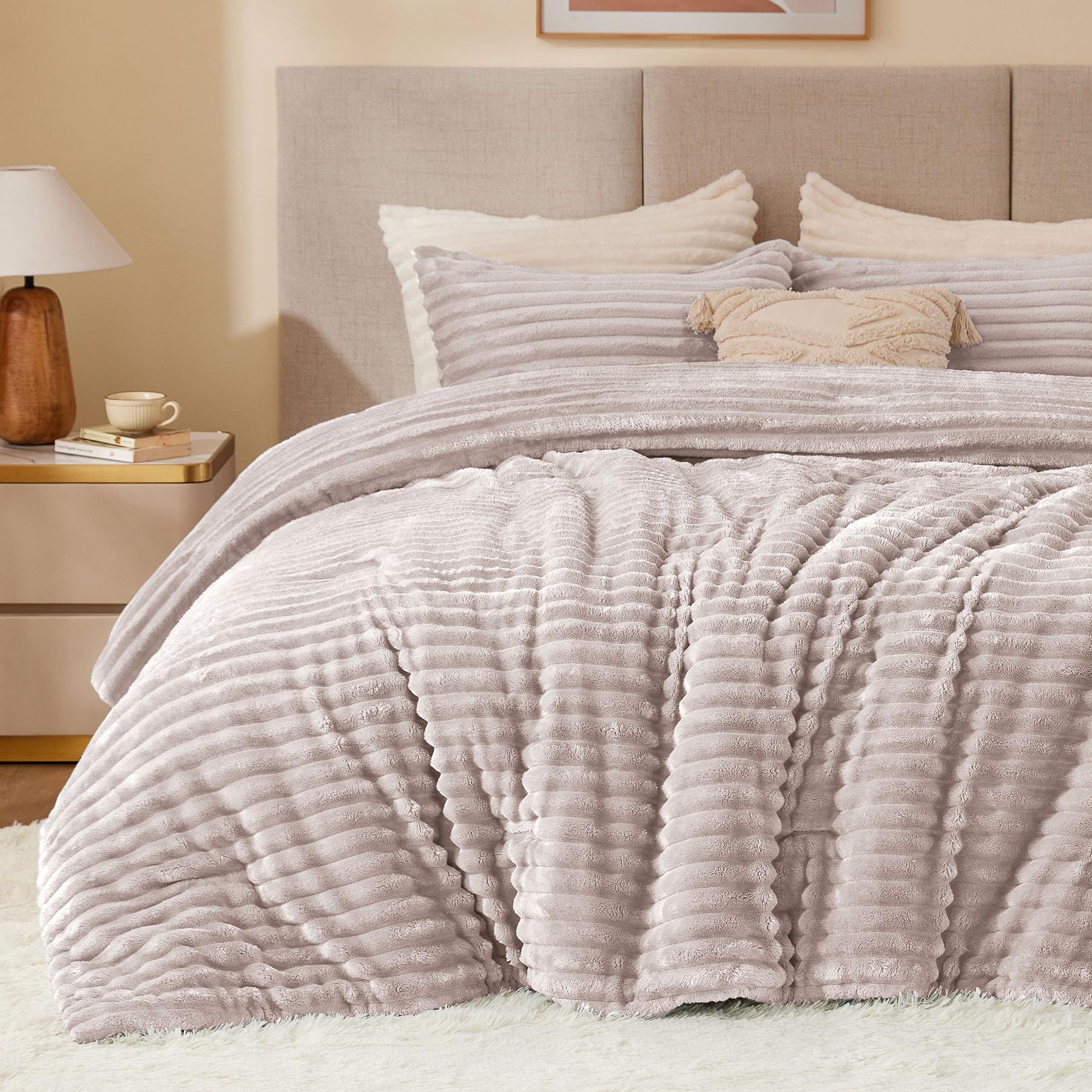 BEDELITE Fleece Full Comforter Set -Super Soft & Warm Fluffy Coral Bedding, Luxury Fuzzy Heavy Bed Set for Winter with 2 Pillow Cases