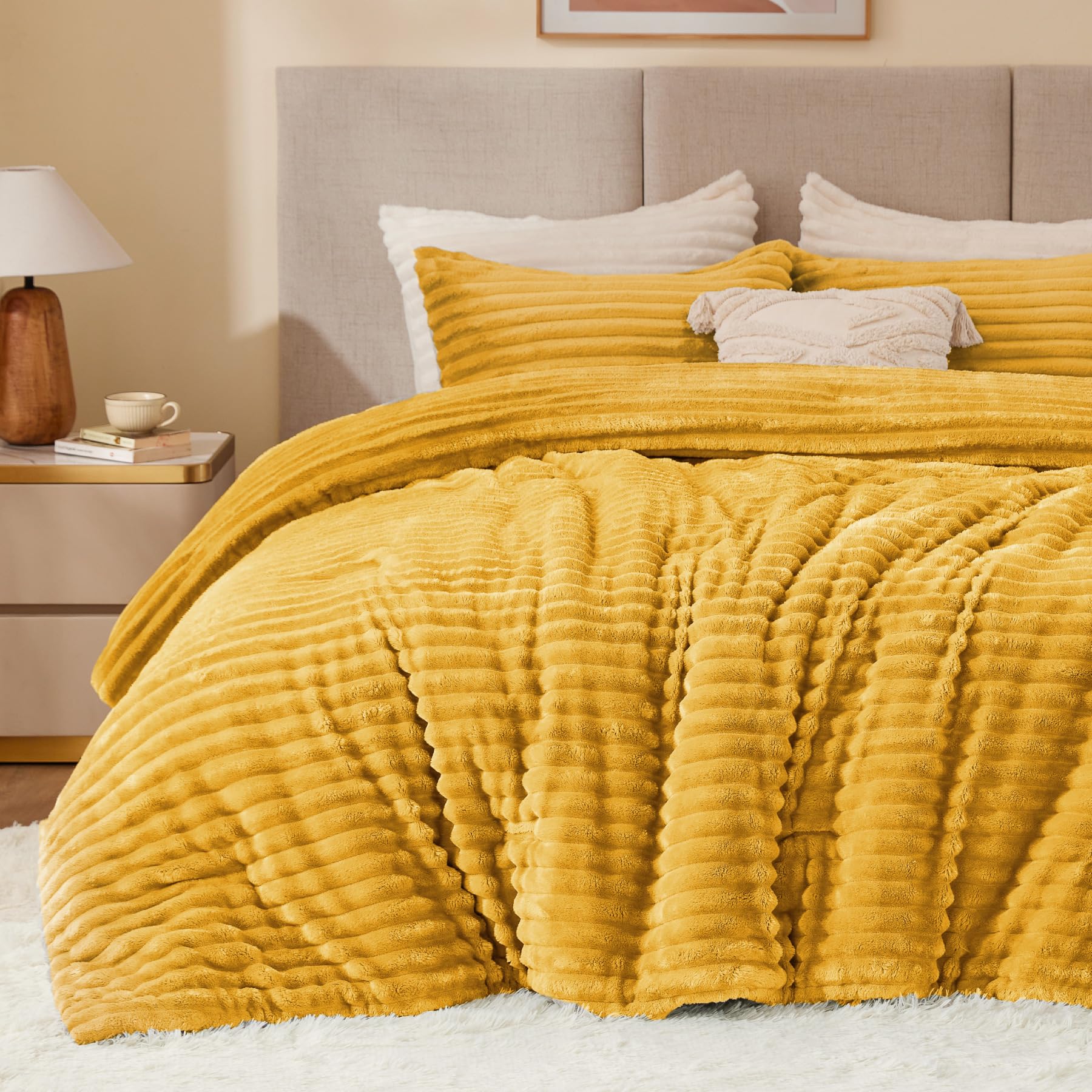 BEDELITE Fleece Full Comforter Set -Super Soft & Warm Fluffy Coral Bedding, Luxury Fuzzy Heavy Bed Set for Winter with 2 Pillow Cases