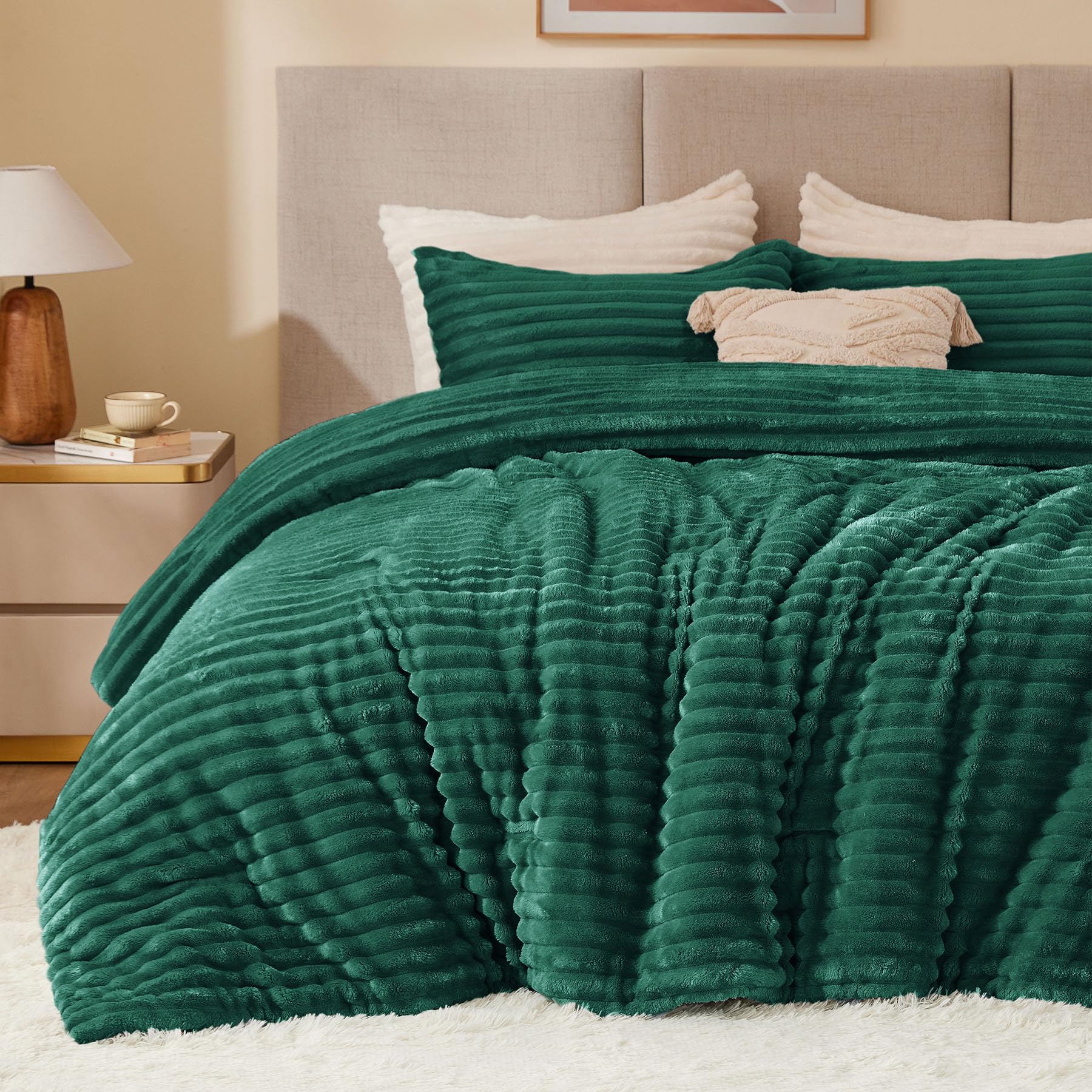 BEDELITE Fleece Full Comforter Set -Super Soft & Warm Fluffy Coral Bedding, Luxury Fuzzy Heavy Bed Set for Winter with 2 Pillow Cases