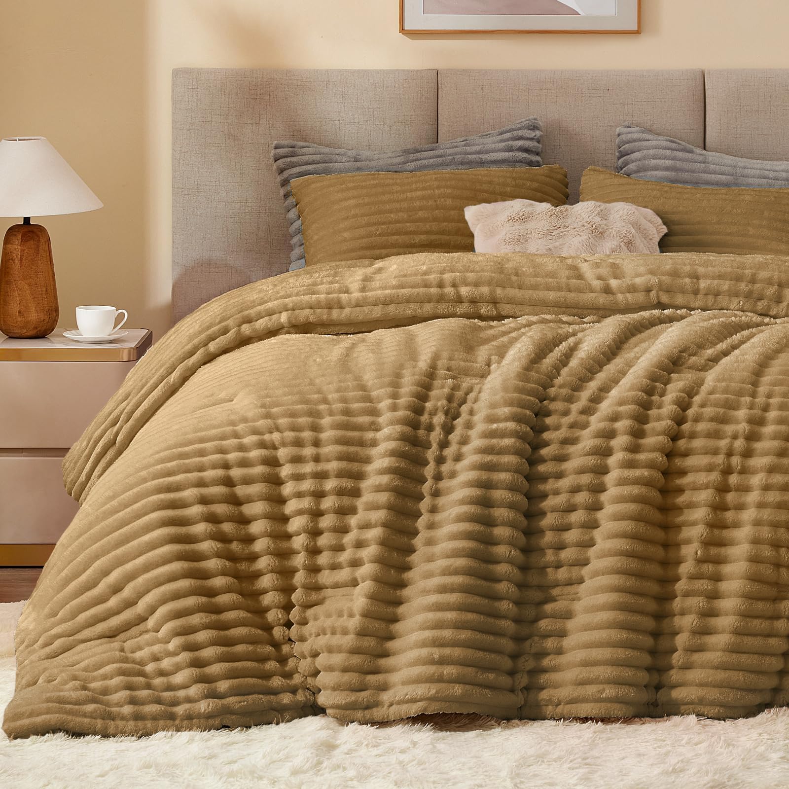 BEDELITE Fleece Full Comforter Set -Super Soft & Warm Fluffy Coral Bedding, Luxury Fuzzy Heavy Bed Set for Winter with 2 Pillow Cases