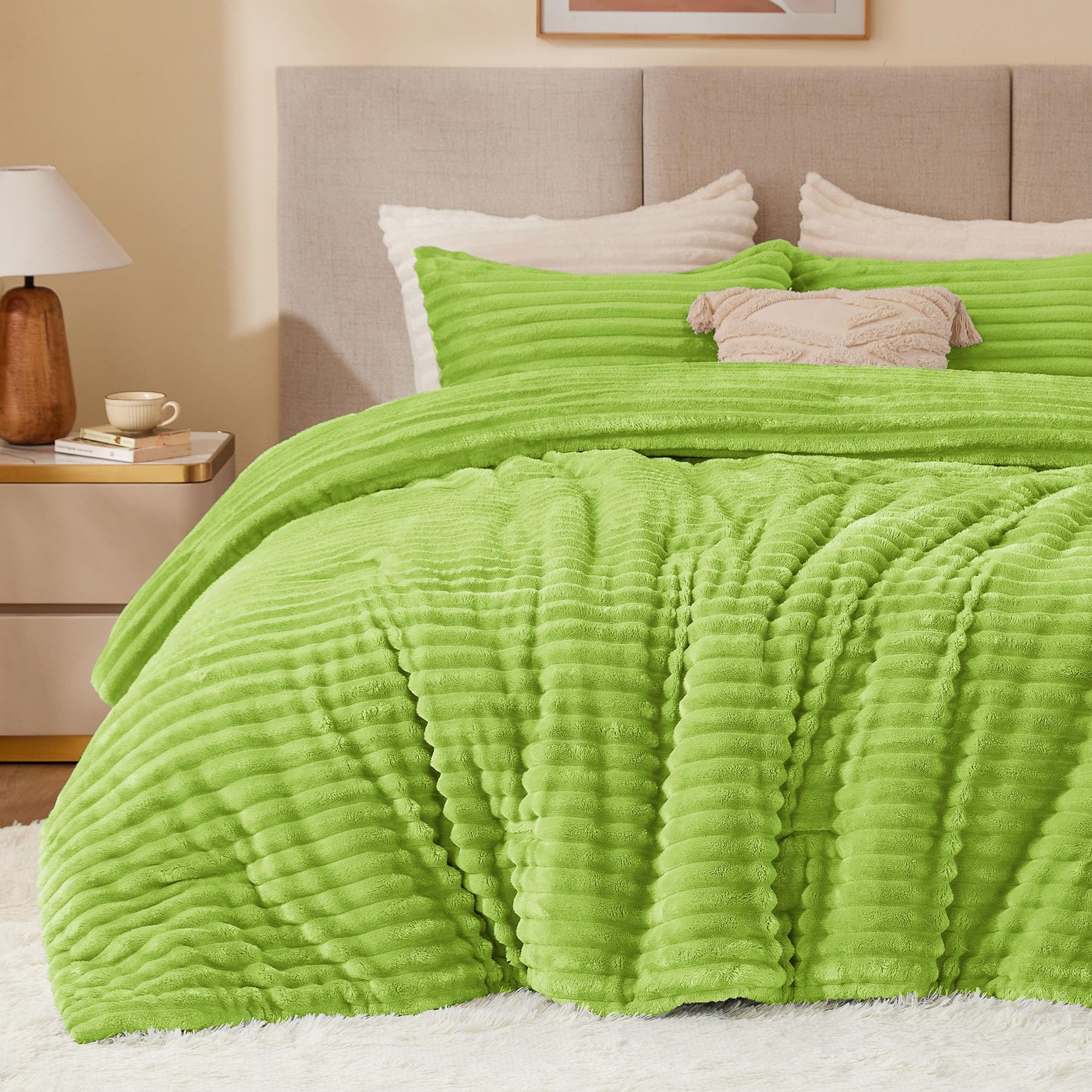 BEDELITE Fleece Full Comforter Set -Super Soft & Warm Fluffy Coral Bedding, Luxury Fuzzy Heavy Bed Set for Winter with 2 Pillow Cases