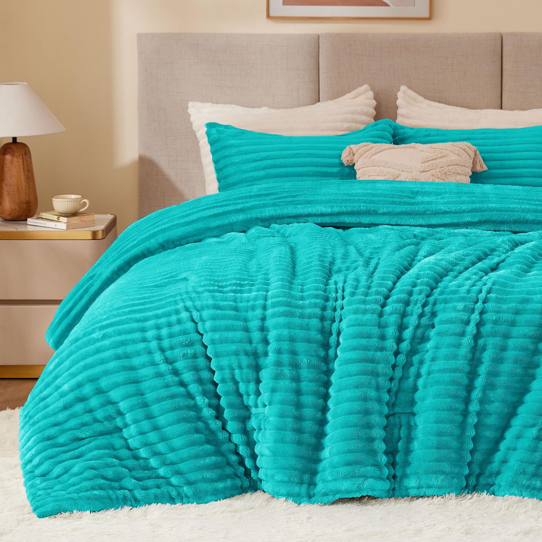 BEDELITE Fleece Full Comforter Set -Super Soft & Warm Fluffy Coral Bedding, Luxury Fuzzy Heavy Bed Set for Winter with 2 Pillow Cases