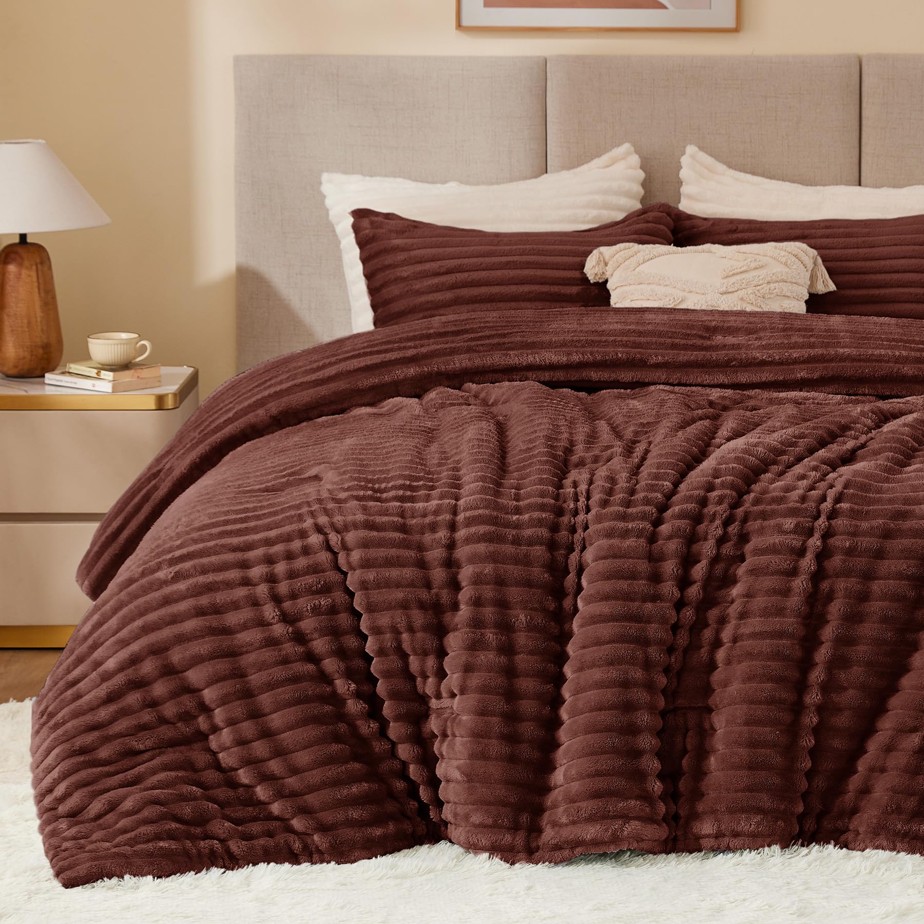 BEDELITE Fleece Full Comforter Set -Super Soft & Warm Fluffy Coral Bedding, Luxury Fuzzy Heavy Bed Set for Winter with 2 Pillow Cases